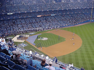 batting practice before the subway series game 1